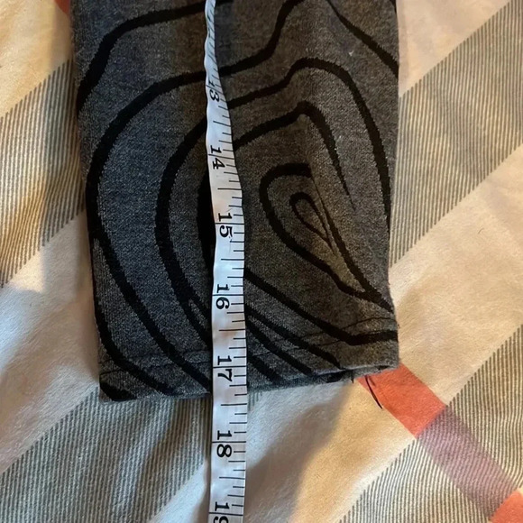 Frank Lyman design gray geometric pattern cowl neck sweater  midi dress size 6 - Picture 6 of 10